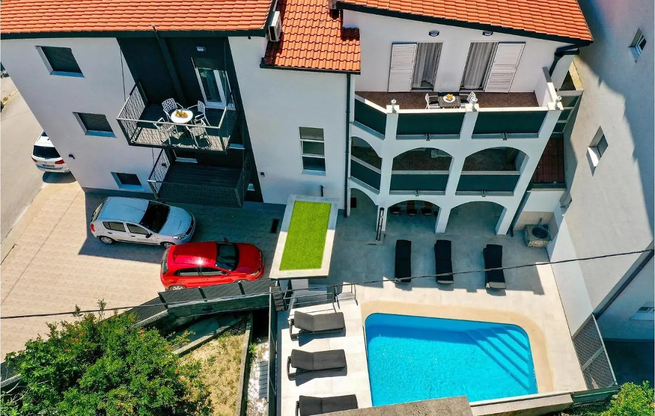 1 Bedroom Beautiful Apartment In Kastel Gomilica Kastela